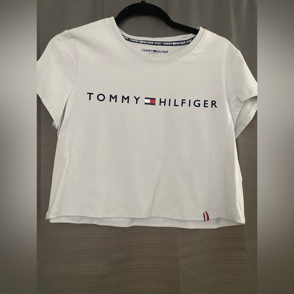 Tommy Hilifiger crop tee - Picture 1 of 3